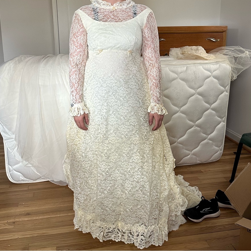 Vintage wedding dress